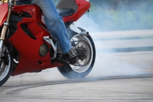 1301095_motorcycle_stunter_tyre_burnout_.jpg